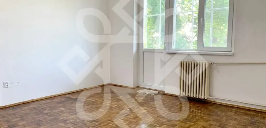 Apartament trei camere de vanzare, etaj I, Decebal, Oradea