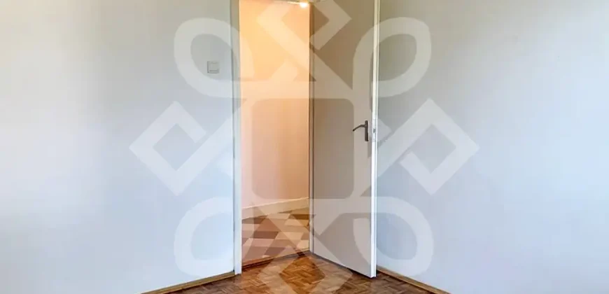 Apartament trei camere de vanzare, etaj I, Decebal, Oradea