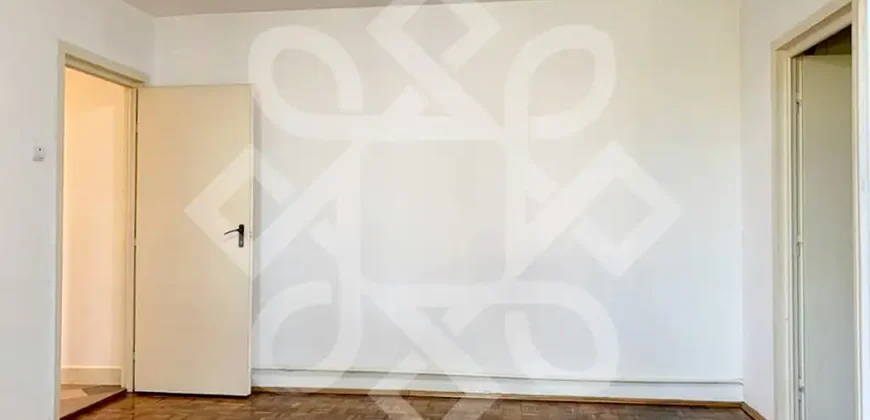 Apartament trei camere de vanzare, etaj I, Decebal, Oradea