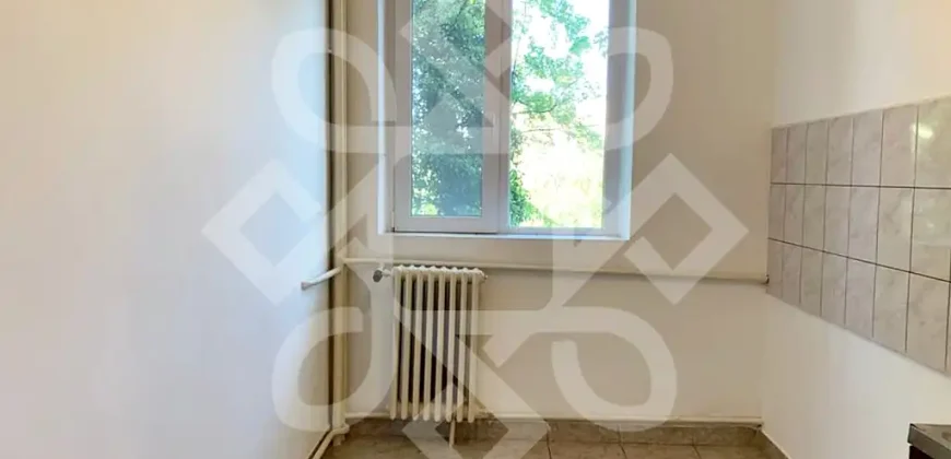 Apartament trei camere de vanzare, etaj I, Decebal, Oradea