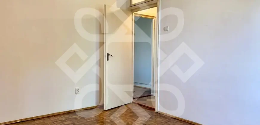 Apartament trei camere de vanzare, etaj I, Decebal, Oradea