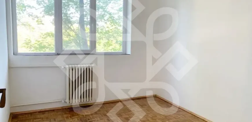 Apartament trei camere de vanzare, etaj I, Decebal, Oradea