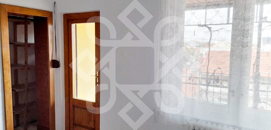 Apartament cu 3 camere si garaj, zona centrala, Oradea
