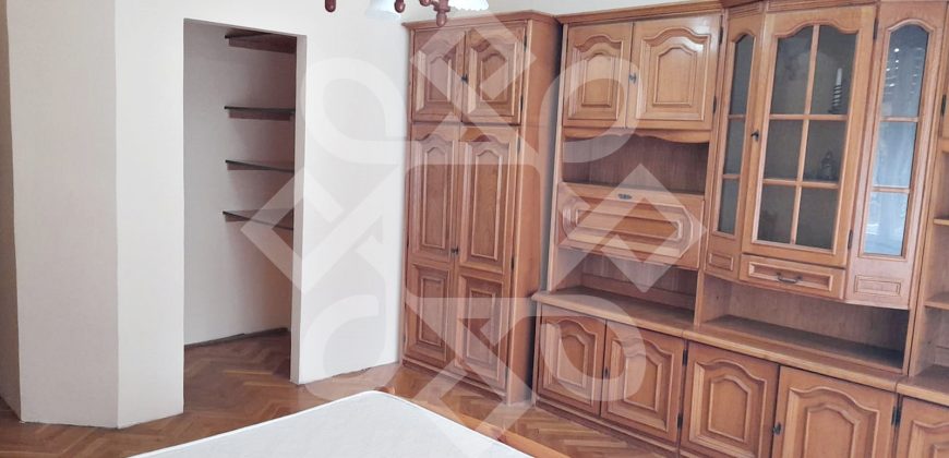 Apartament cu 3 camere si garaj, zona centrala, Oradea