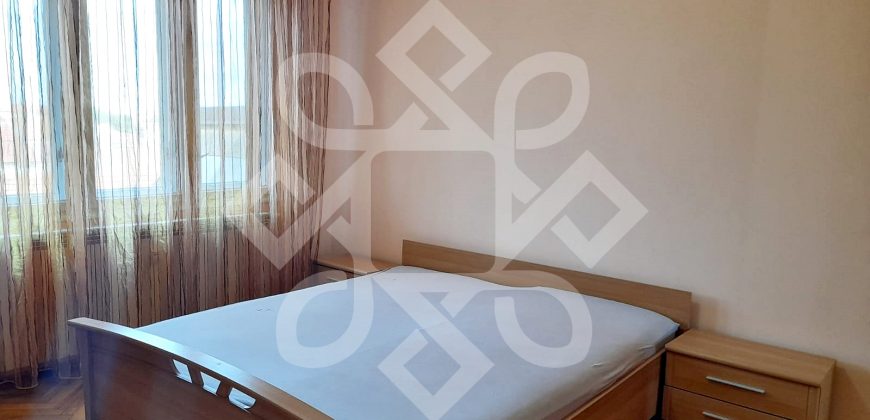 Apartament cu 3 camere si garaj, zona centrala, Oradea