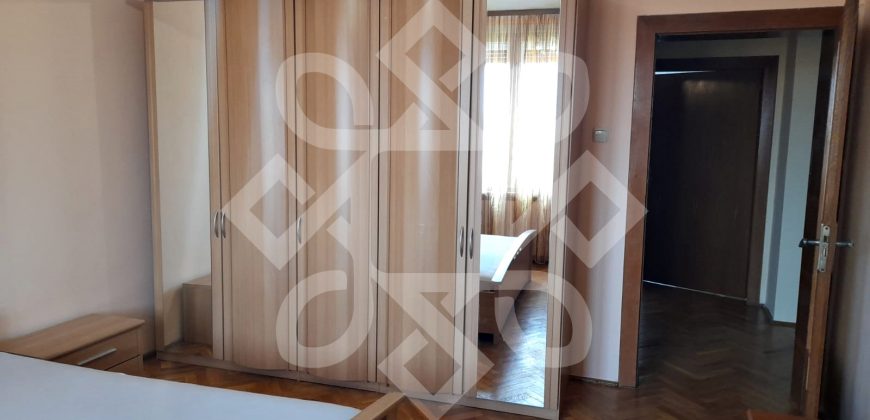 Apartament cu 3 camere si garaj, zona centrala, Oradea