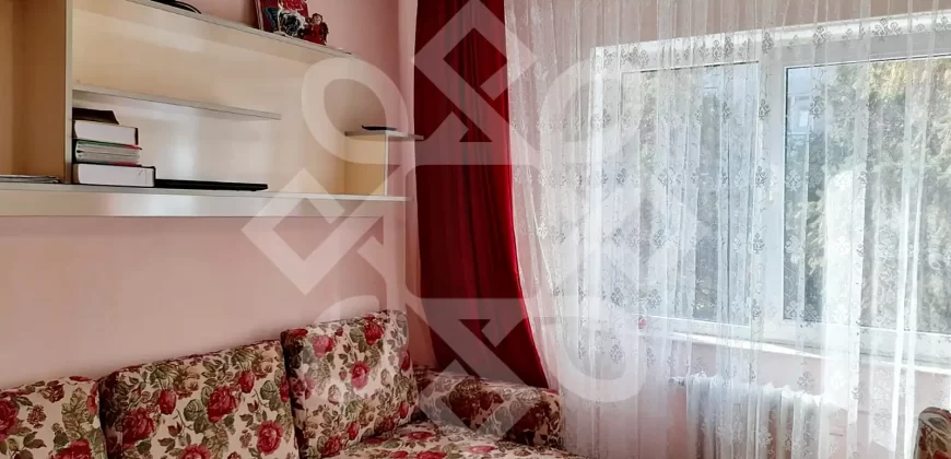 Apartament patru camere de vanzare, Nufarul, Oradea