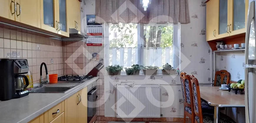 Apartament patru camere de vanzare, Nufarul, Oradea