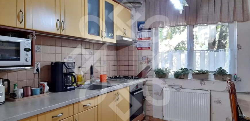 Apartament patru camere de vanzare, Nufarul, Oradea