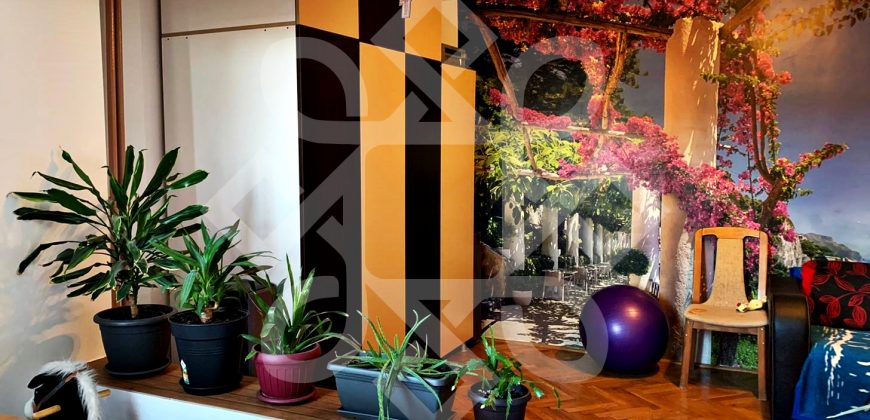 Apartament cu trei camere de inchiriat pe Dacia