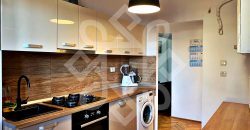 Apartament cu trei camere de inchiriat pe Dacia