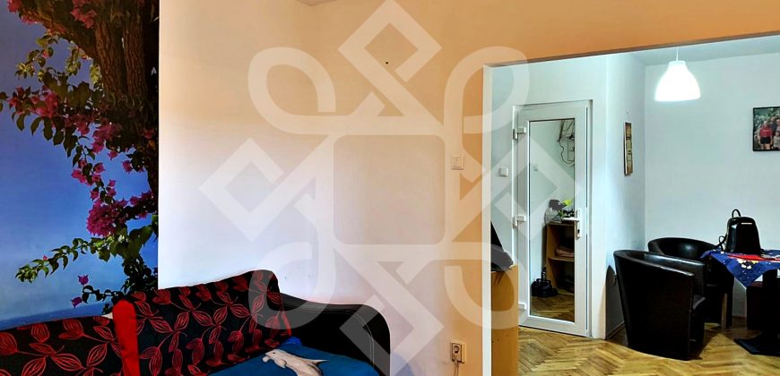 Apartament cu trei camere de inchiriat pe Dacia