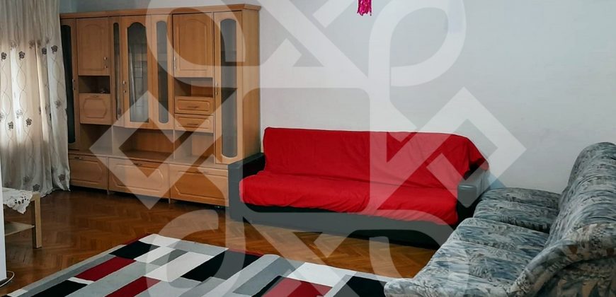 Apartament cu trei camere de inchiriat pe Magheru