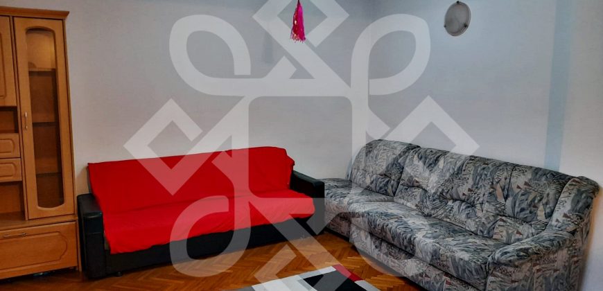 Apartament cu trei camere de inchiriat pe Magheru