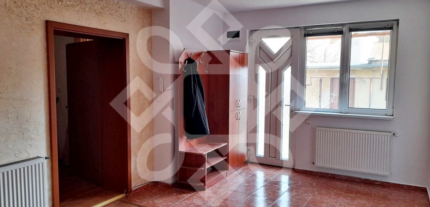 Apartament cu 4 camere la casa de inchiriat pe Sucevei