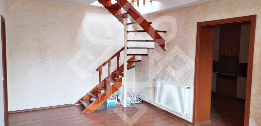 Apartament cu 4 camere la casa de inchiriat pe Sucevei