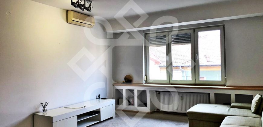 Apartament ultracentral cu 2 camere de vanzare