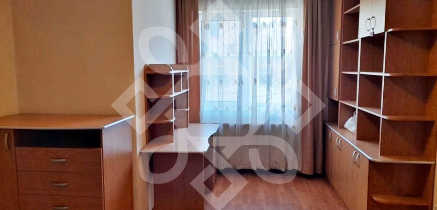 Apartament cu 4 camere la casa de inchiriat pe Sucevei