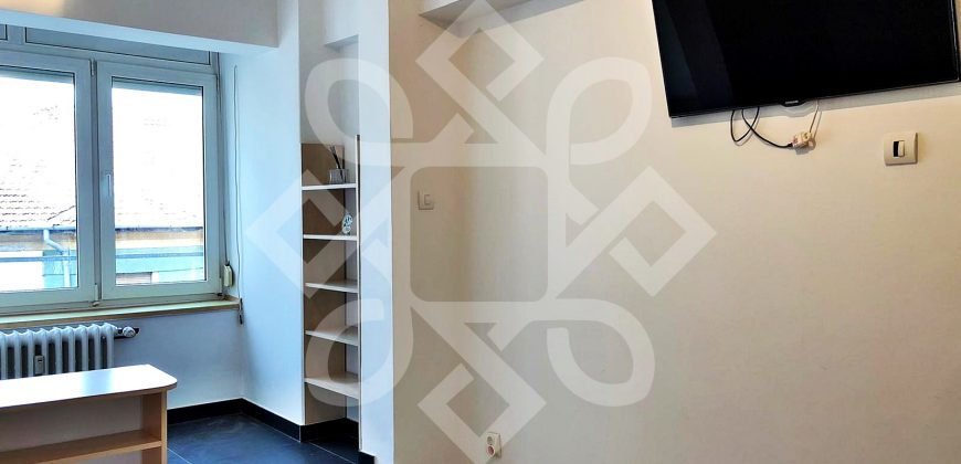 Apartament ultracentral cu 2 camere de vanzare