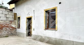 Apartament la casa cu 3 camere, ultracentral in Oradea