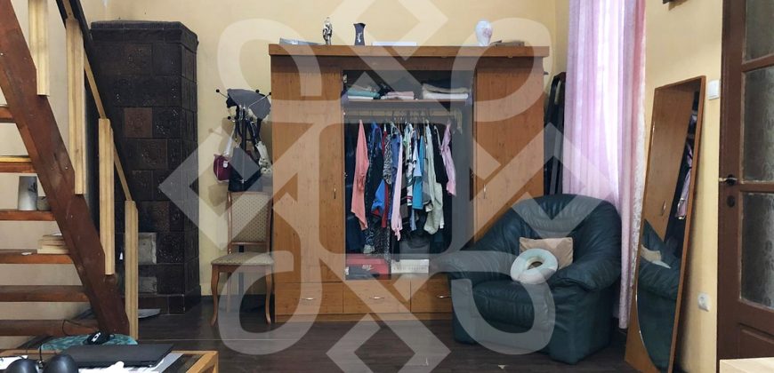 Apartament ultracentral cu 1 camera la curte comuna de vanzare