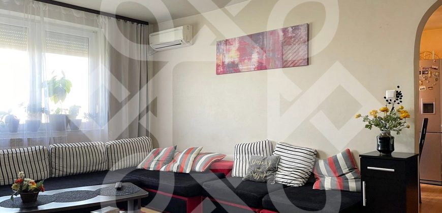 Apartament cu 3 camere de vanzare in Rogerius