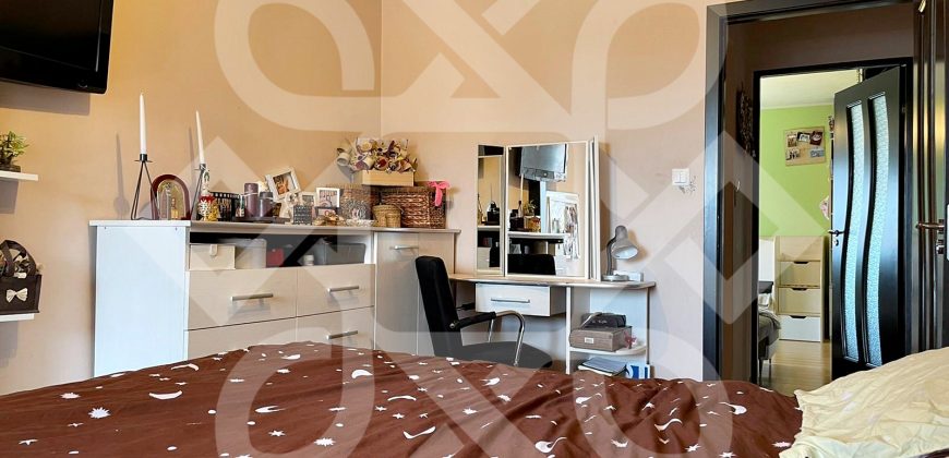 Apartament cu 3 camere de vanzare in Rogerius