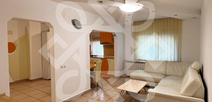 Apartament cu 4 camere de inchiriat in zona Decebal