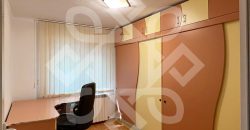 Apartament cu 4 camere de inchiriat in zona Decebal
