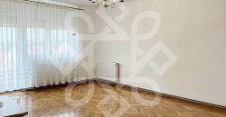 Apartament spatios cu 3 camere de vanzare, central, Oradea