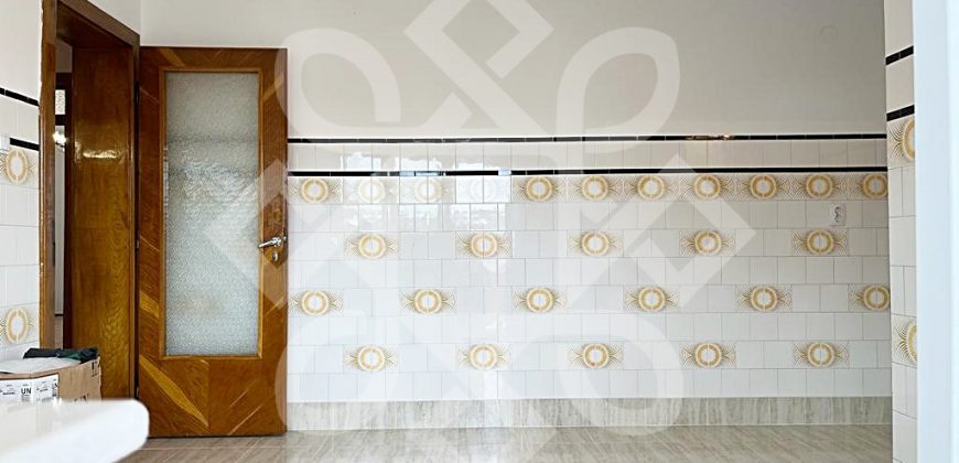 Apartament spatios cu 3 camere de vanzare, central, Oradea