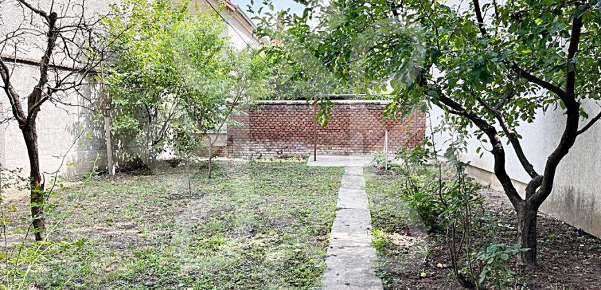 Apartament spatios cu 3 camere de vanzare, central, Oradea