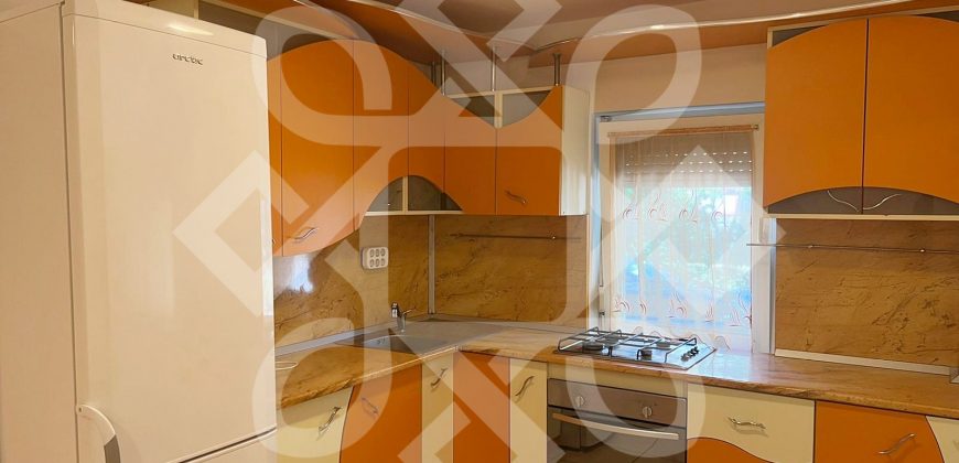 Apartament cu 4 camere de inchiriat in zona Decebal