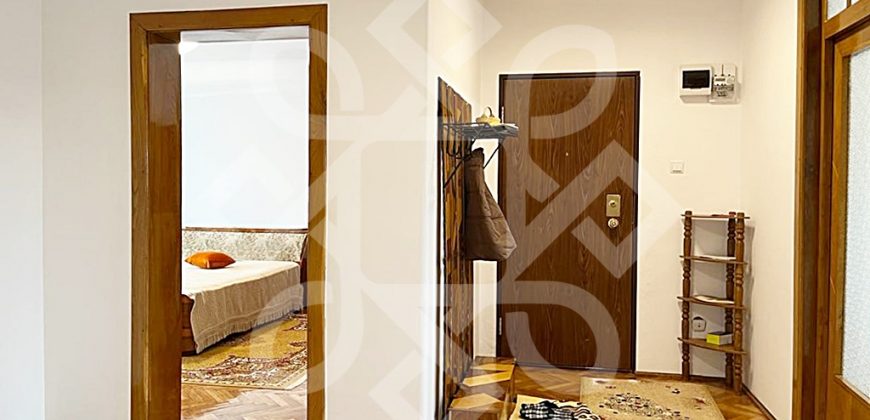 Apartament spatios cu 3 camere de vanzare, central, Oradea