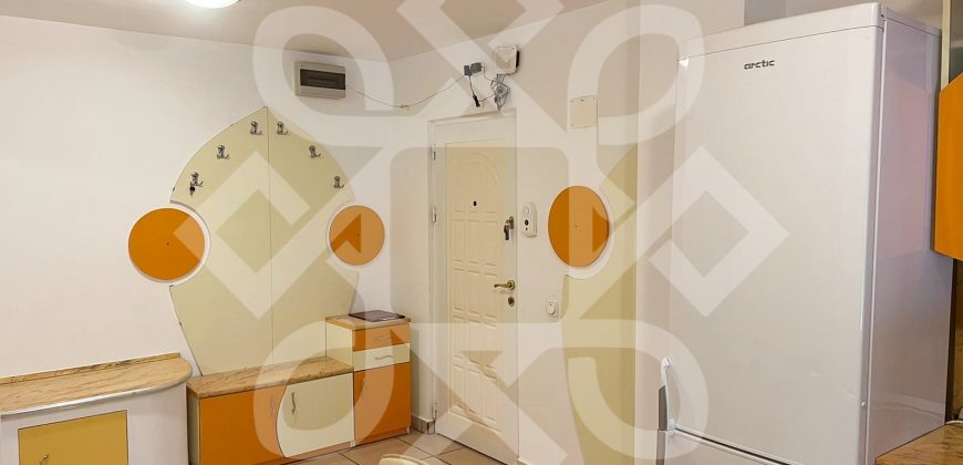 Apartament cu 4 camere de inchiriat in zona Decebal