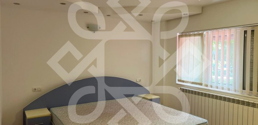 Apartament cu 4 camere de inchiriat in zona Decebal