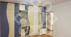 Apartament cu 4 camere de inchiriat in zona Decebal