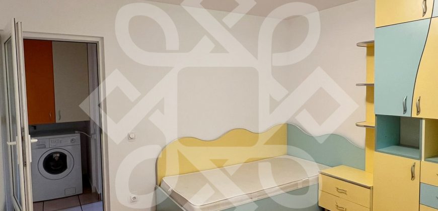 Apartament cu 4 camere de inchiriat in zona Decebal