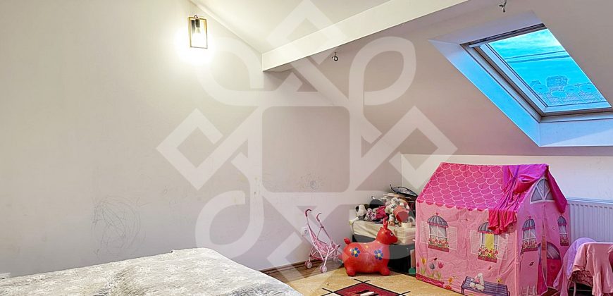 Apartament la casa cu 4 camere, ultracentral in Oradea