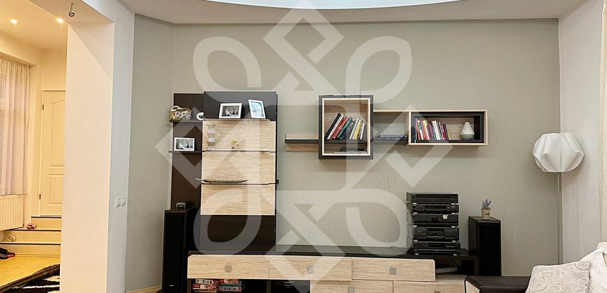 Apartament la casa cu 4 camere, ultracentral in Oradea