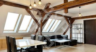 Apartament spatios cu 3 camere ultracentral in Oradea