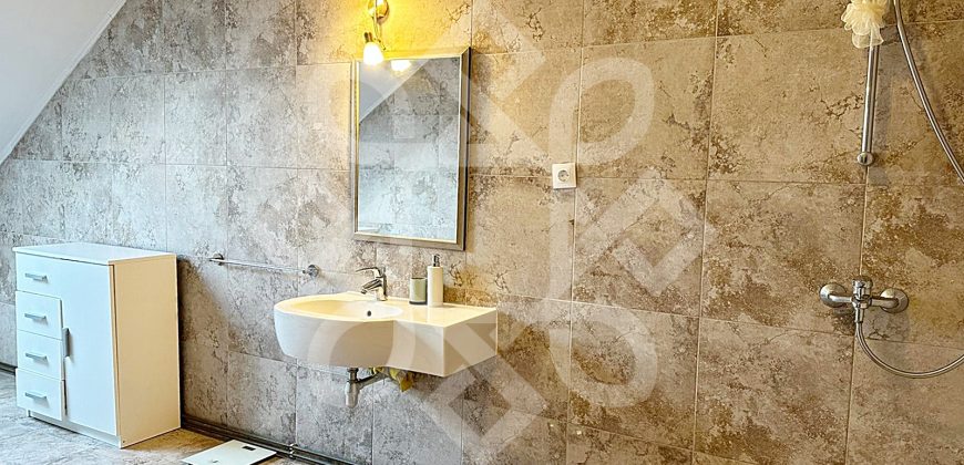 Apartament spatios cu 3 camere ultracentral in Oradea