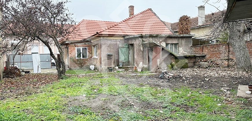 Casa pe nivel de vanzare, singur in curte, Velenta Oradea
