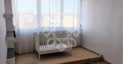 Apartament cu 3 camere de vanzare, zona Lacul Rosu