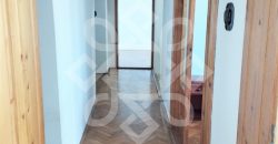 Apartament cu 3 camere de vanzare, zona Lacul Rosu