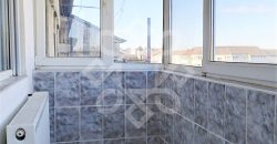 Apartament cu 3 camere de vanzare, zona Lacul Rosu