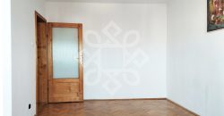Apartament cu 3 camere de vanzare, zona Lacul Rosu