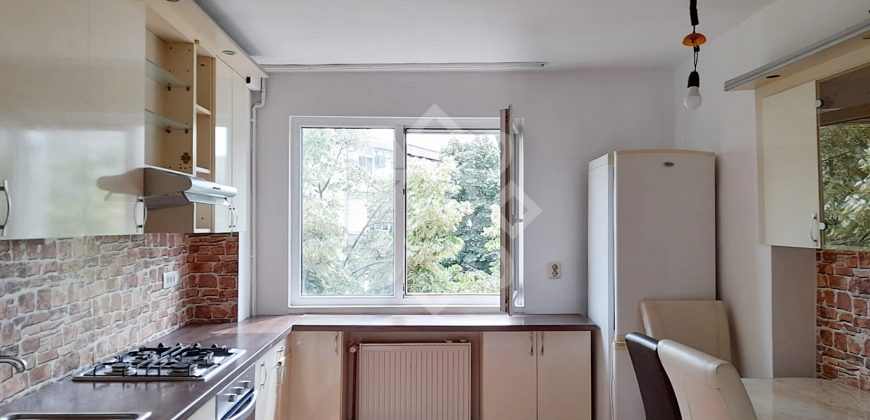 Apartament spatios cu 3 camere de vanzare, Lacul Rosu, Oradea