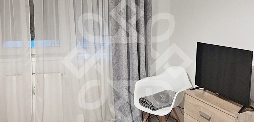 Apartament cu 3 camere de inchiriat, zona Prima Nufarul, Oradea