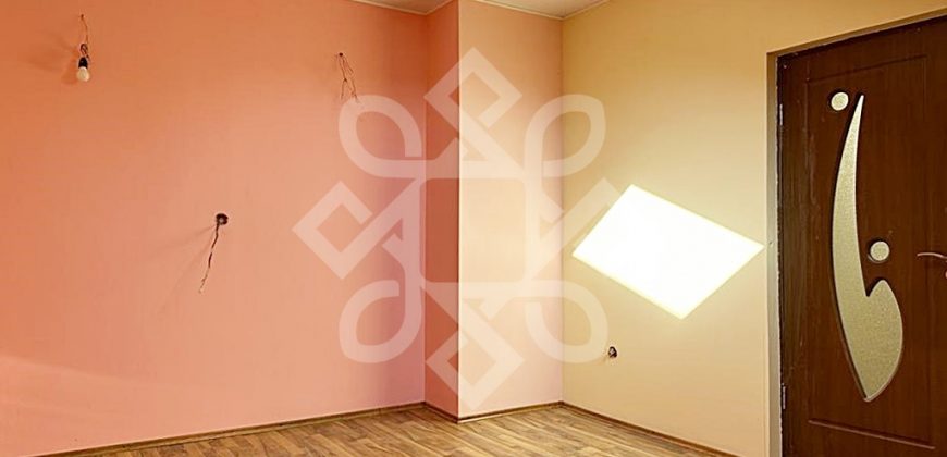 Apartament ultracentral cu 3 camere de vanzare in Oradea